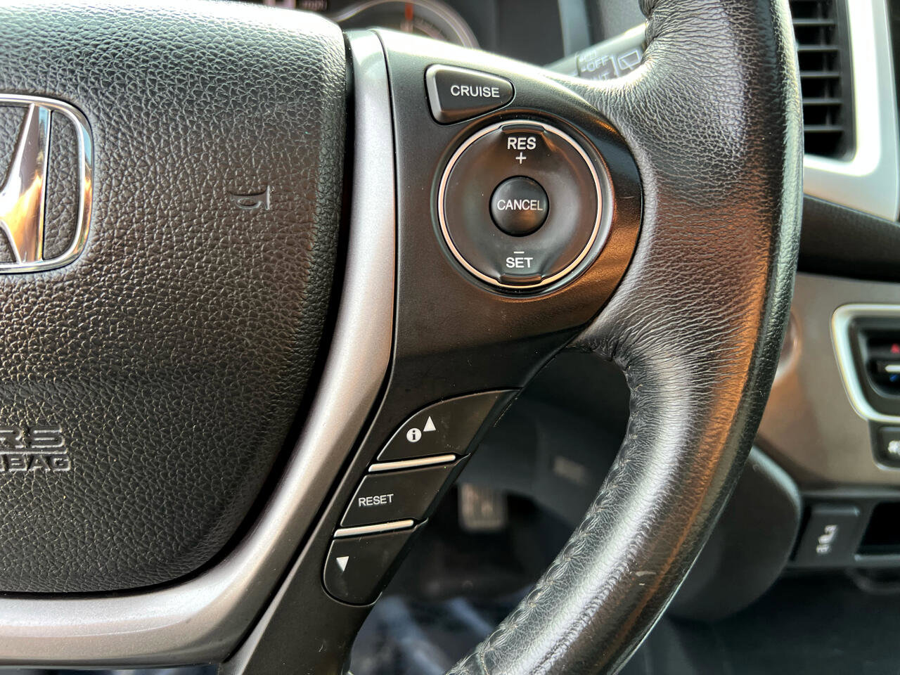 Used 2017 Honda Pilot EX-L image 31