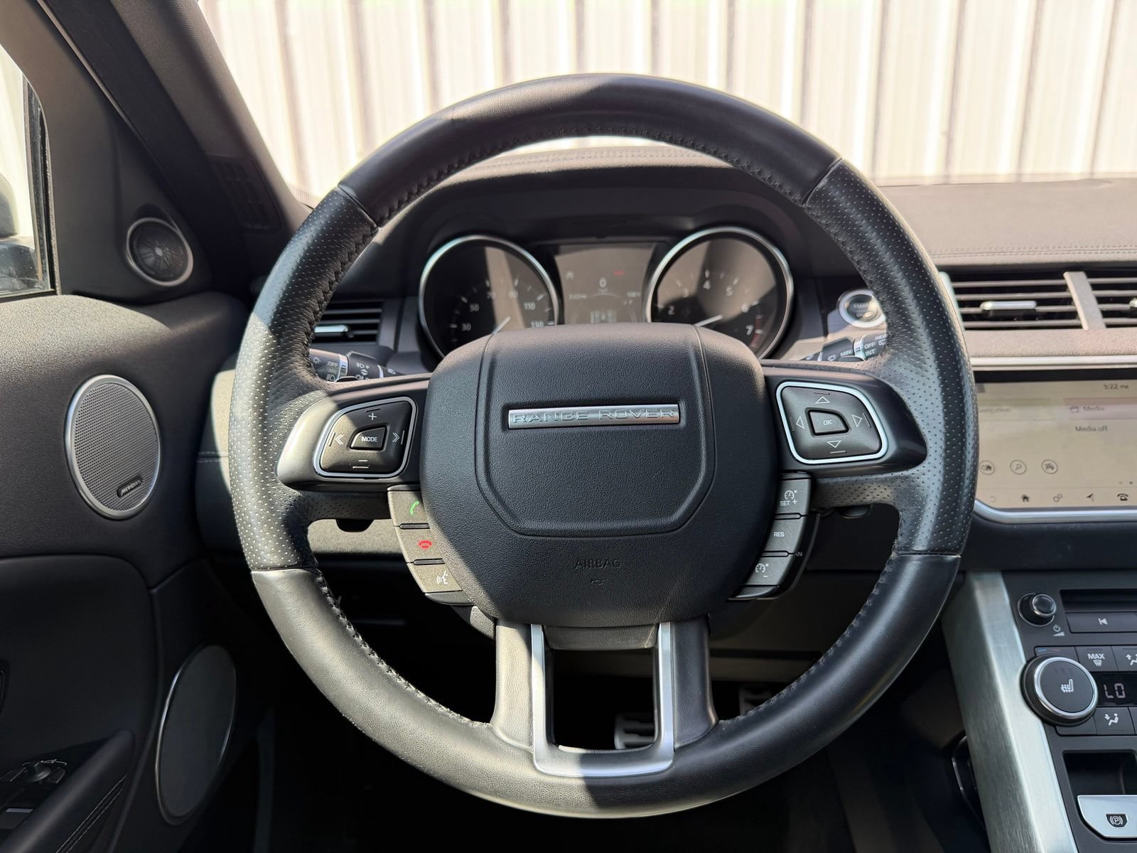 Used 2019 Land Rover Range Rover Evoque HSE Dynamic AWD/4WD image 14