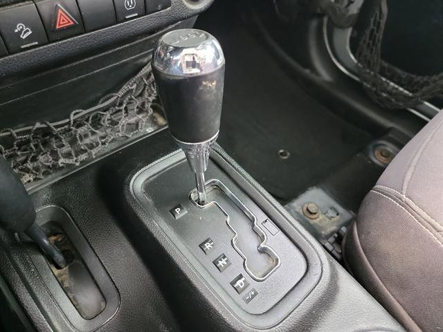 Used 2013 Jeep Wrangler Unlimited Sahara image 18