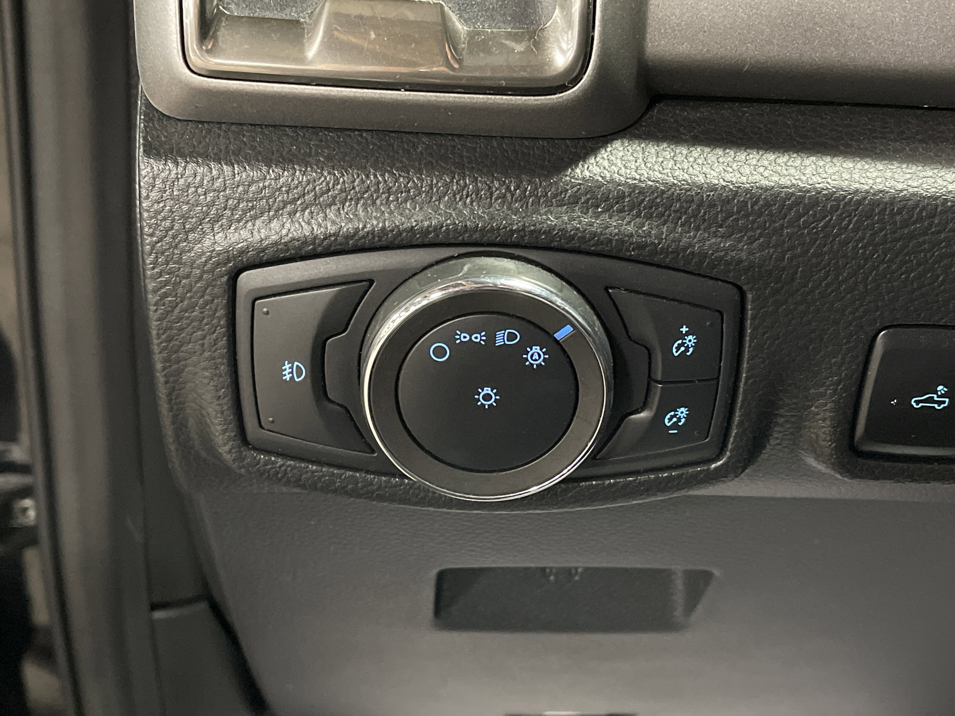 Used 2019 Ford Ranger XLT w/ Equipment Group 302A Luxury image 21