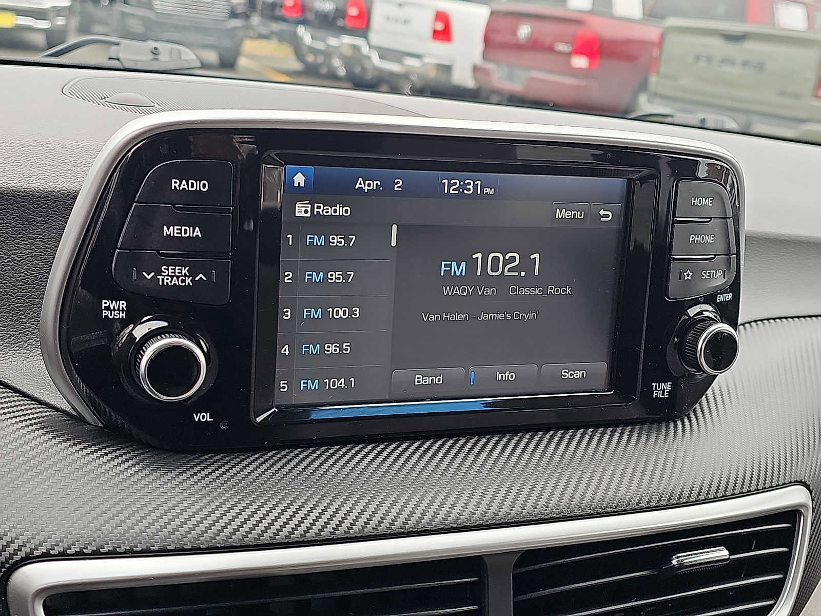 Used 2020 Hyundai Tucson SE image 16