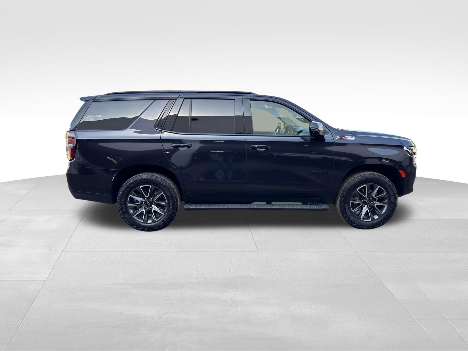 Used 2024 Chevrolet Tahoe Z71 w/ Luxury Package AWD/4WD image 6