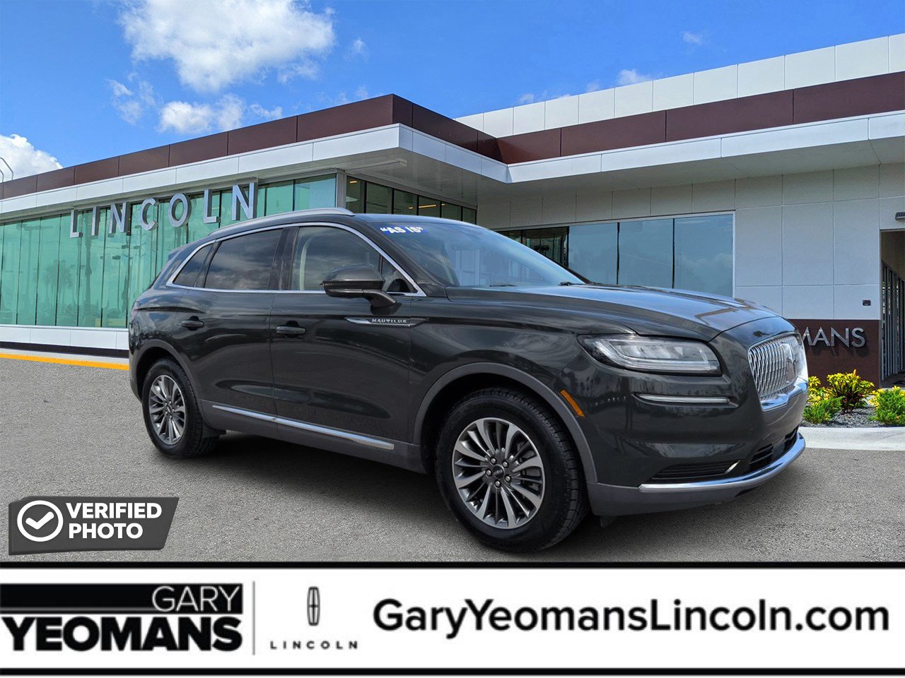 Used 2022 Lincoln Nautilus FWD w/ Premium Package image 1