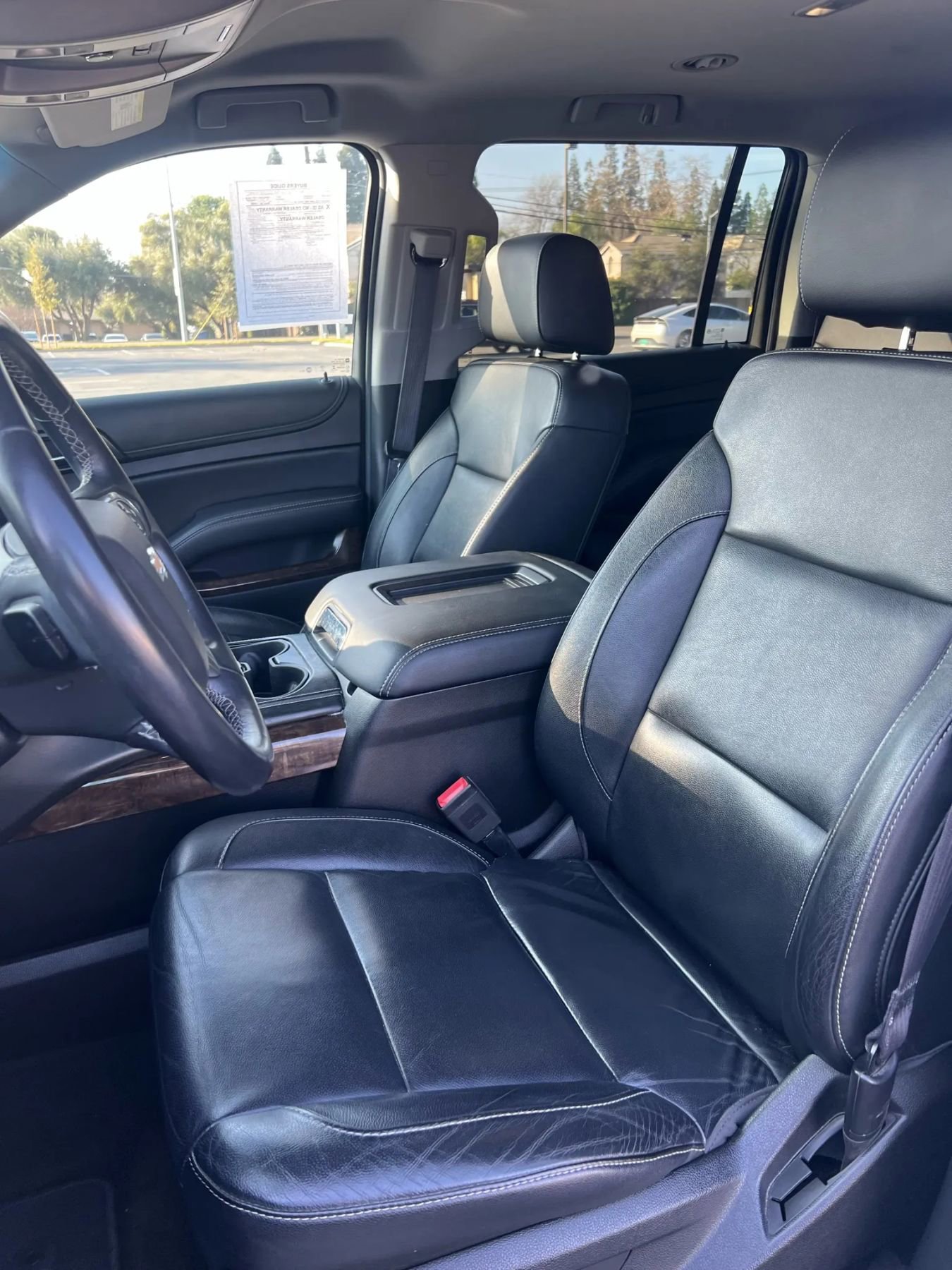 Used 2017 Chevrolet Suburban LT image 12