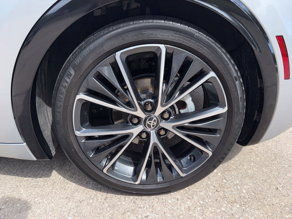 Used 2023 Toyota Prius XLE FWD image 34
