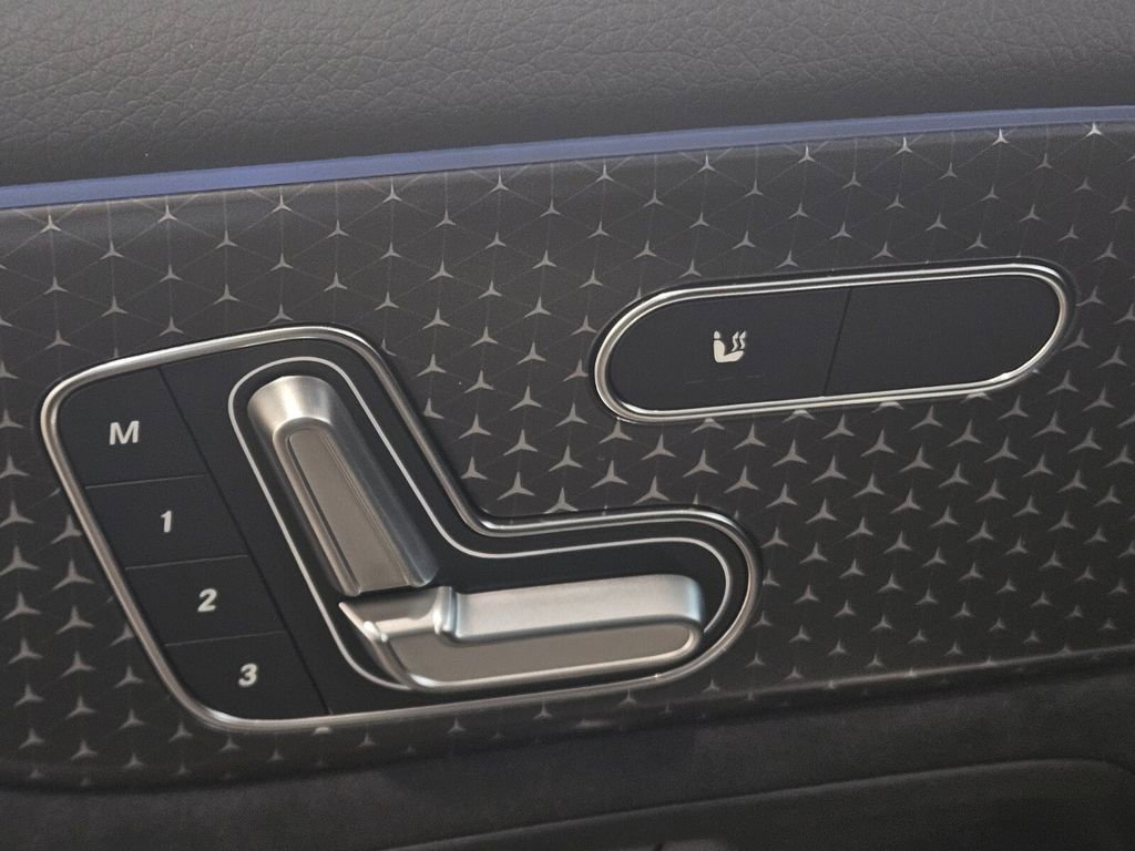 New 2026 Mercedes-Benz GLB 35 AMG 4MATIC image 17