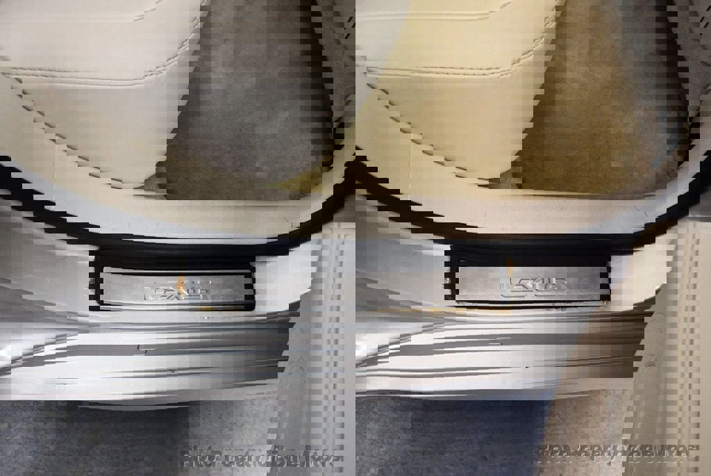 Used 2013 Lexus ES 300h image 22