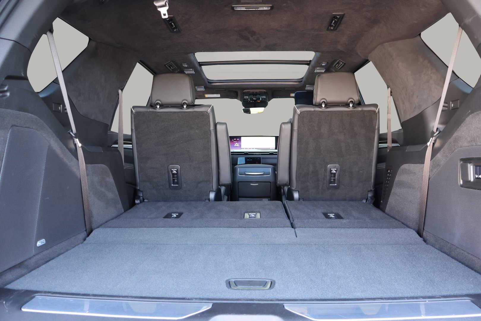 Used 2025 Cadillac Escalade Sport Platinum w/ LPO, ONYX Package image 21