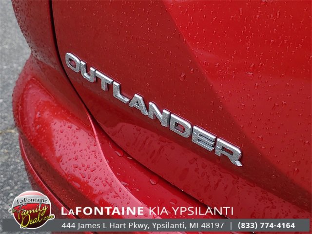 Used 2024 Mitsubishi Outlander SE Black Edition image 9