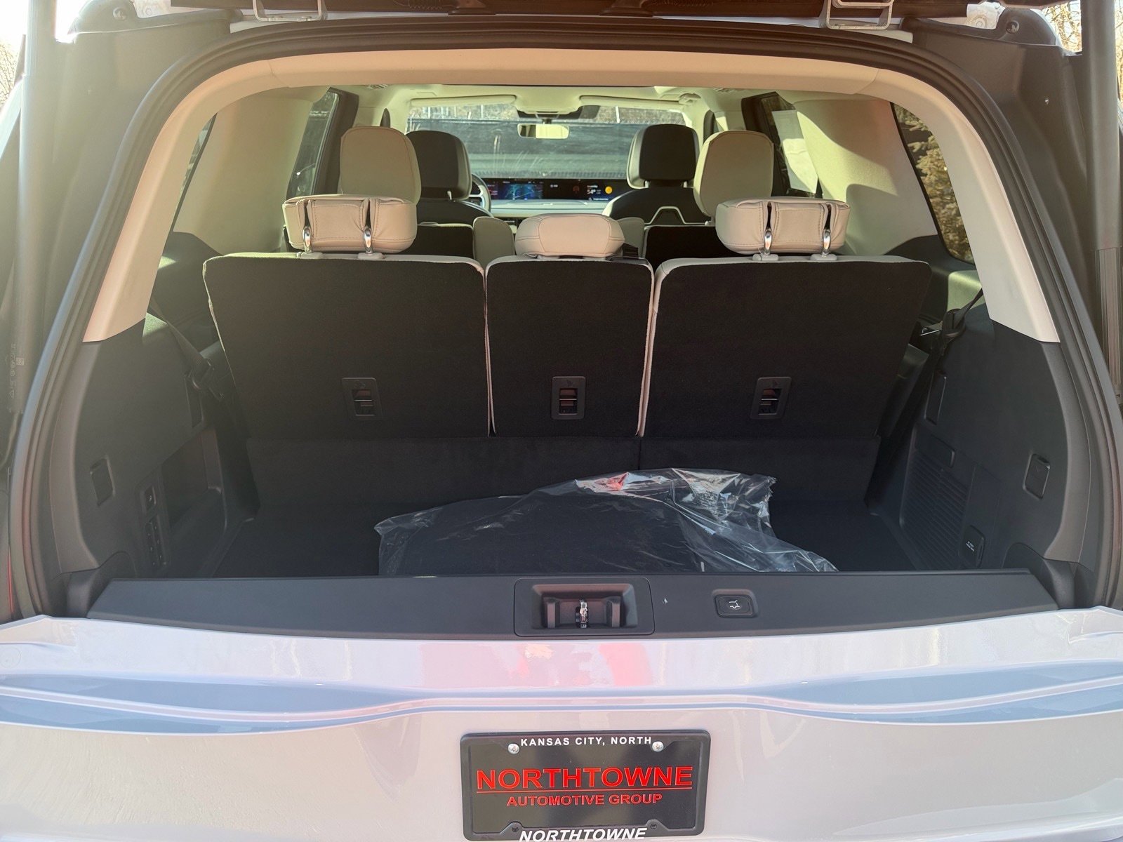 New 2026 Lincoln Navigator Reserve AWD/4WD image 17