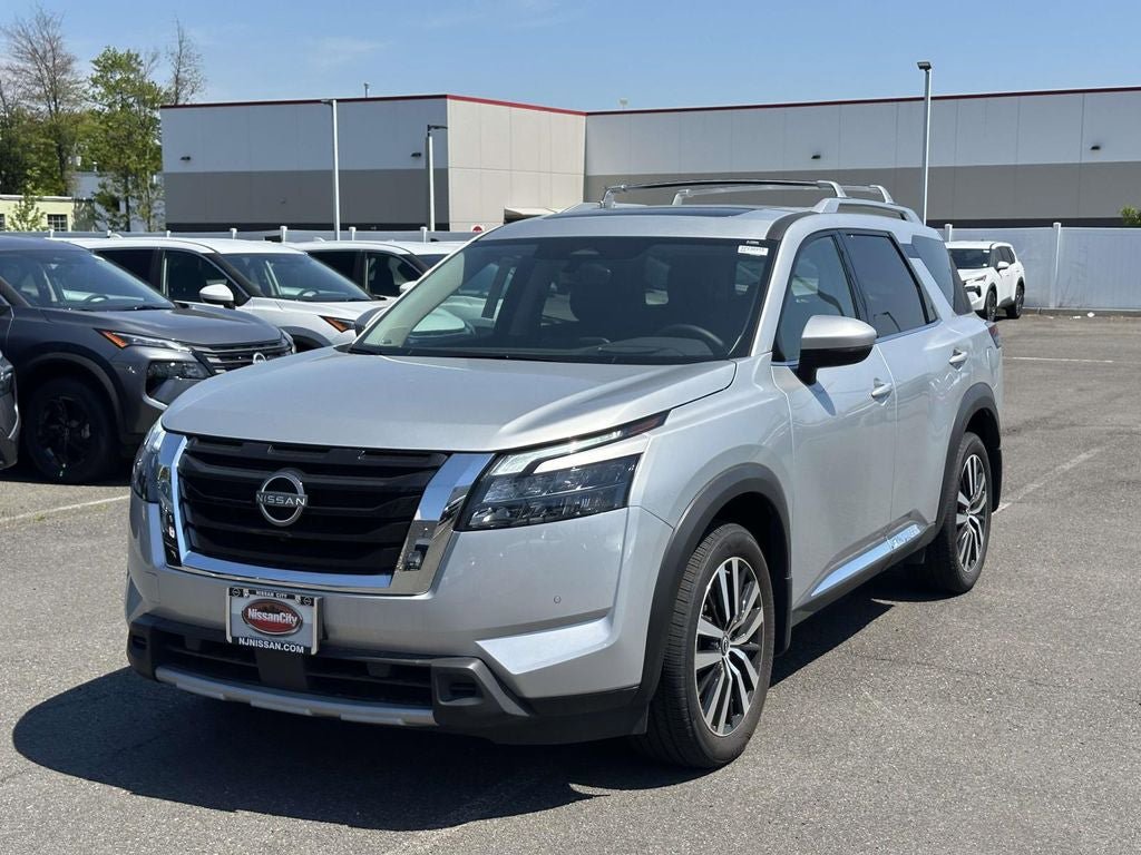 New 2025 Nissan Pathfinder Platinum w/ Lighting Package (N92) AWD/4WD image 6