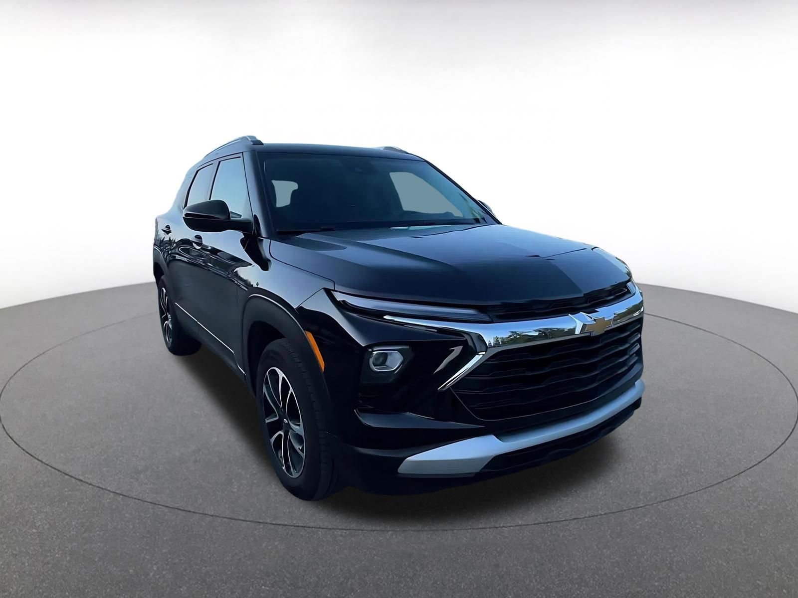 Used 2025 Chevrolet TrailBlazer LT FWD image 3