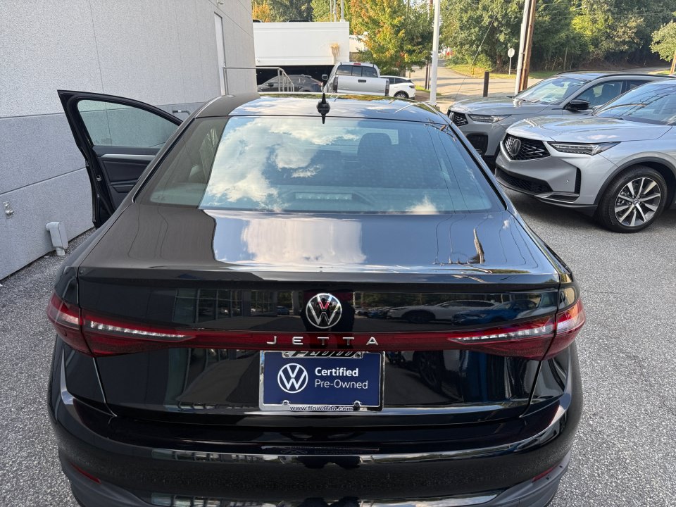 Used 2026 Volkswagen Jetta Sport FWD image 14