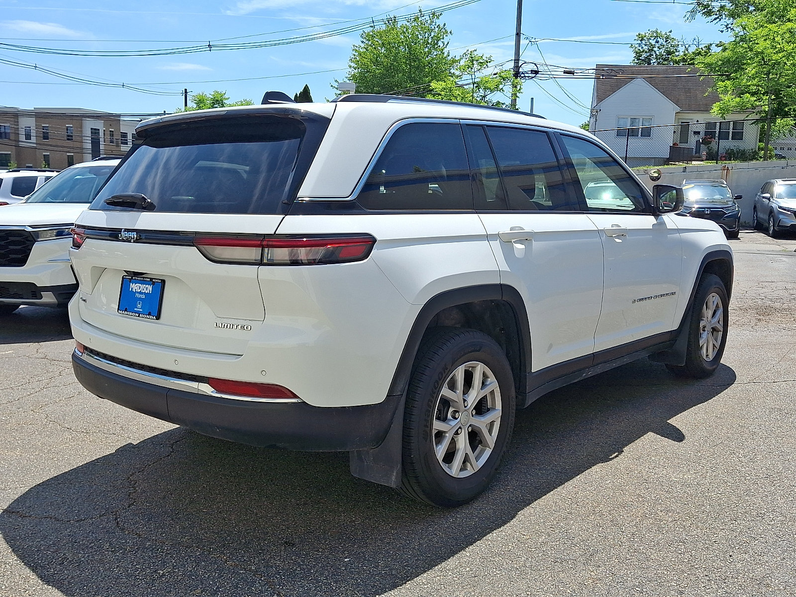 Used 2022 Jeep Grand Cherokee Limited AWD/4WD image 4
