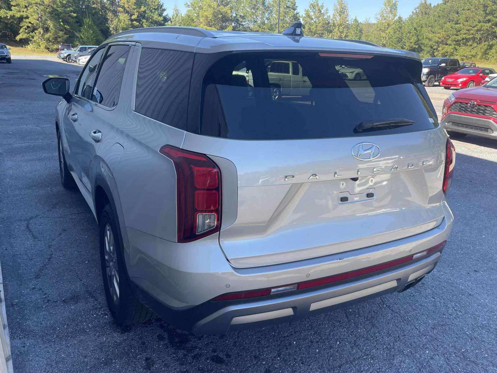 Used 2025 Hyundai Palisade SEL FWD image 3