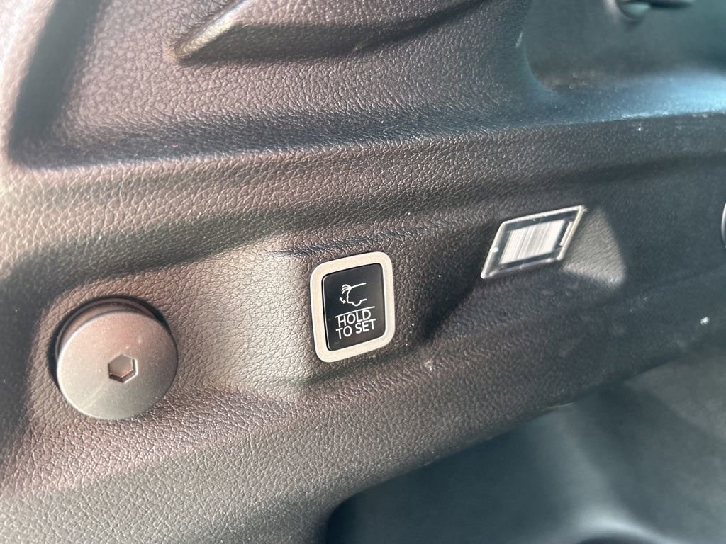 Used 2025 Jeep Grand Cherokee L Limited AWD/4WD image 29