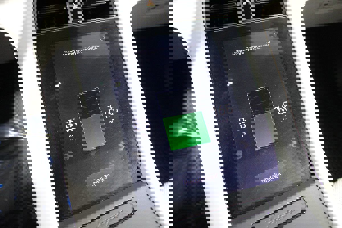 Used 2023 Porsche Taycan w/ Premium Package RWD image 27