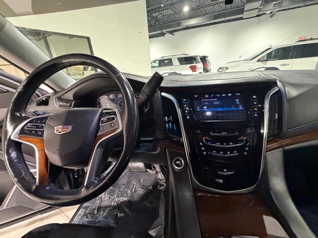Used 2018 Cadillac Escalade ESV Premium Luxury image 38