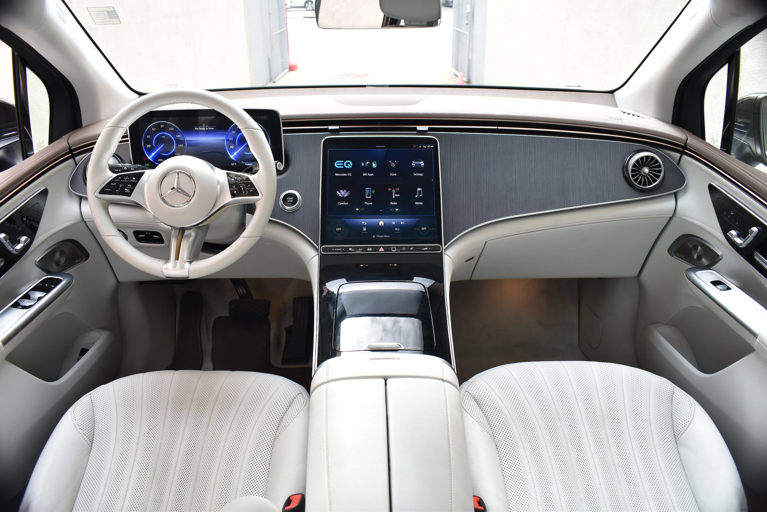 Used 2023 Mercedes-Benz EQE 500 4MATIC SUV image 28