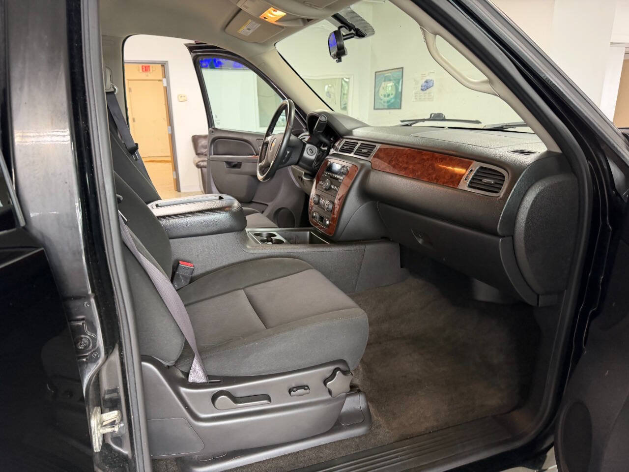Used 2012 Chevrolet Avalanche LT AWD/4WD image 19