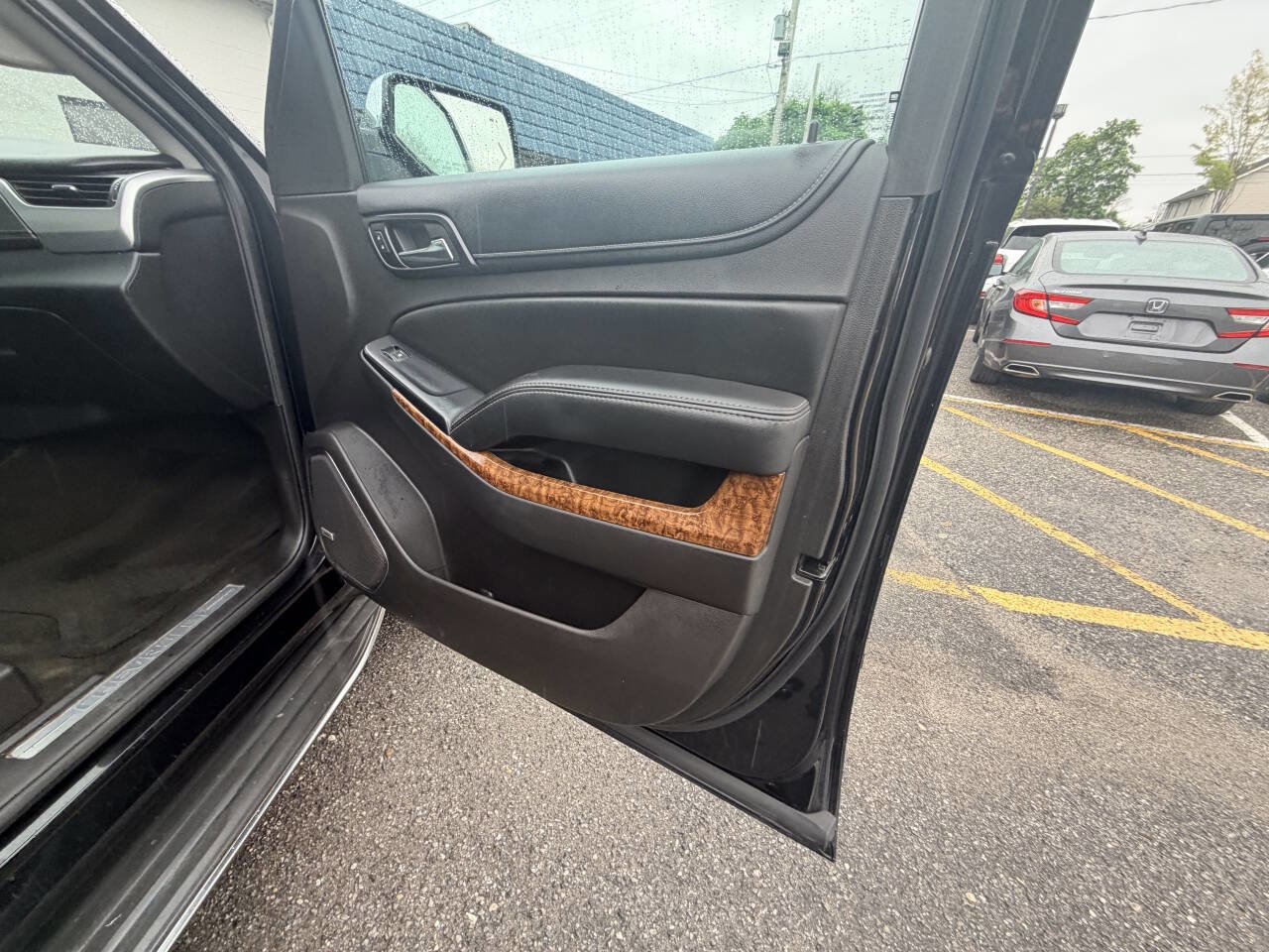 Used 2015 Chevrolet Suburban LTZ AWD/4WD image 36