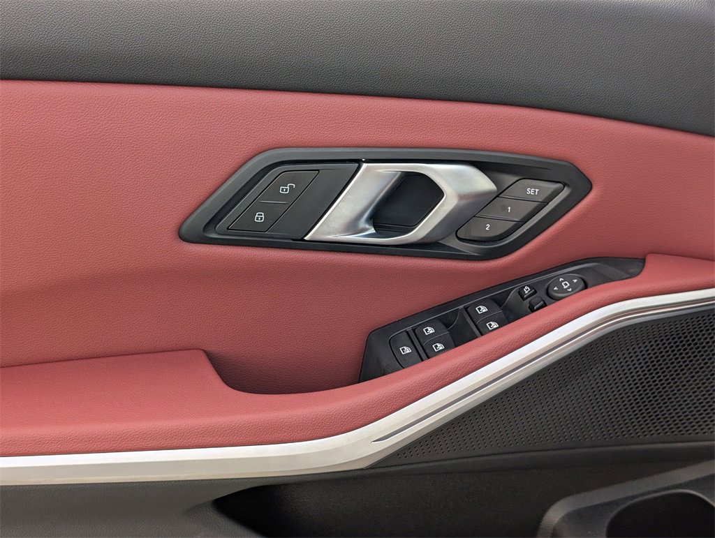 Used 2025 BMW 330i xDrive Sedan w/ Premium Package image 14