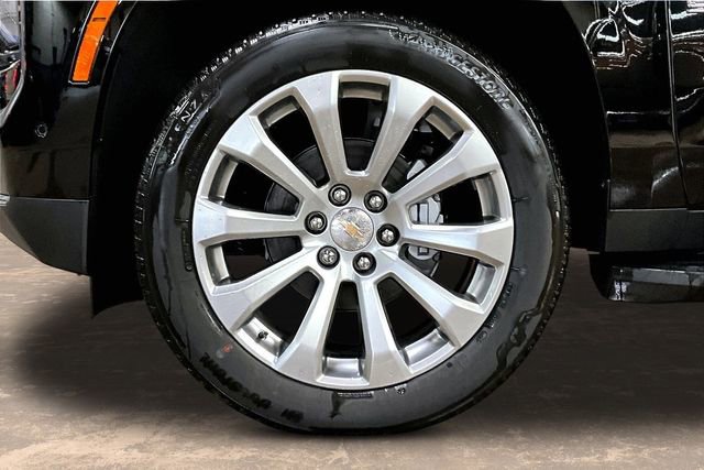 New 2026 Chevrolet Suburban Premier image 13