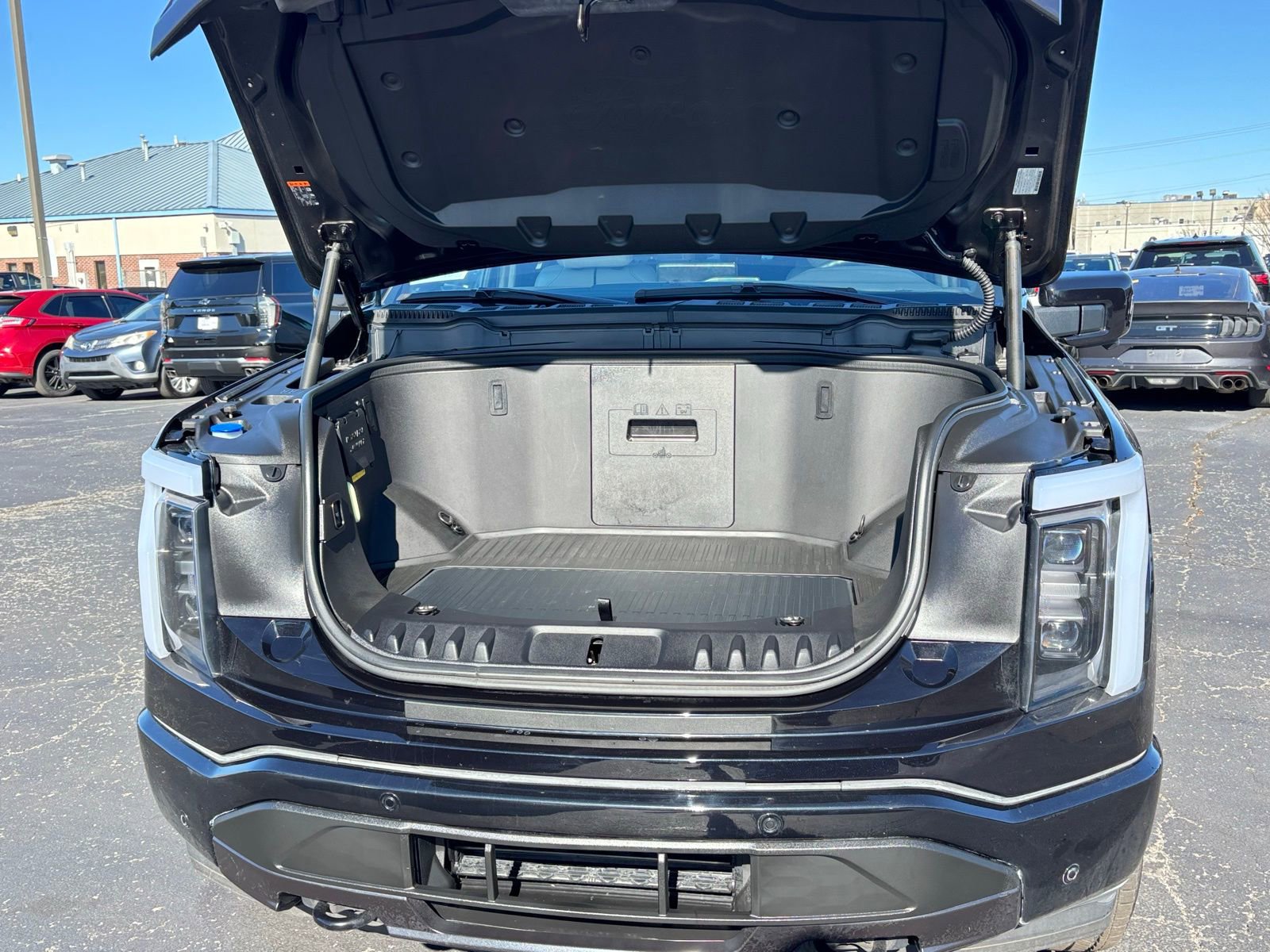 Used 2025 Ford F150 Lightning Platinum image 22