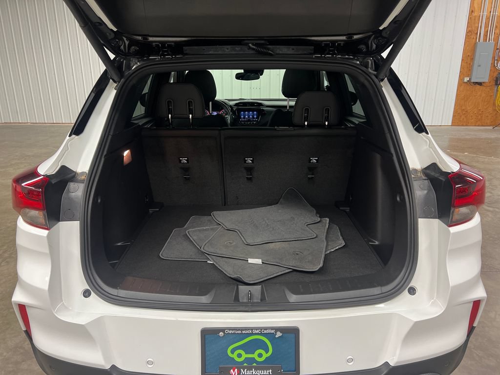 Certified 2023 Chevrolet TrailBlazer RS w/ Sun and Liftgate Package AWD/4WD image 12