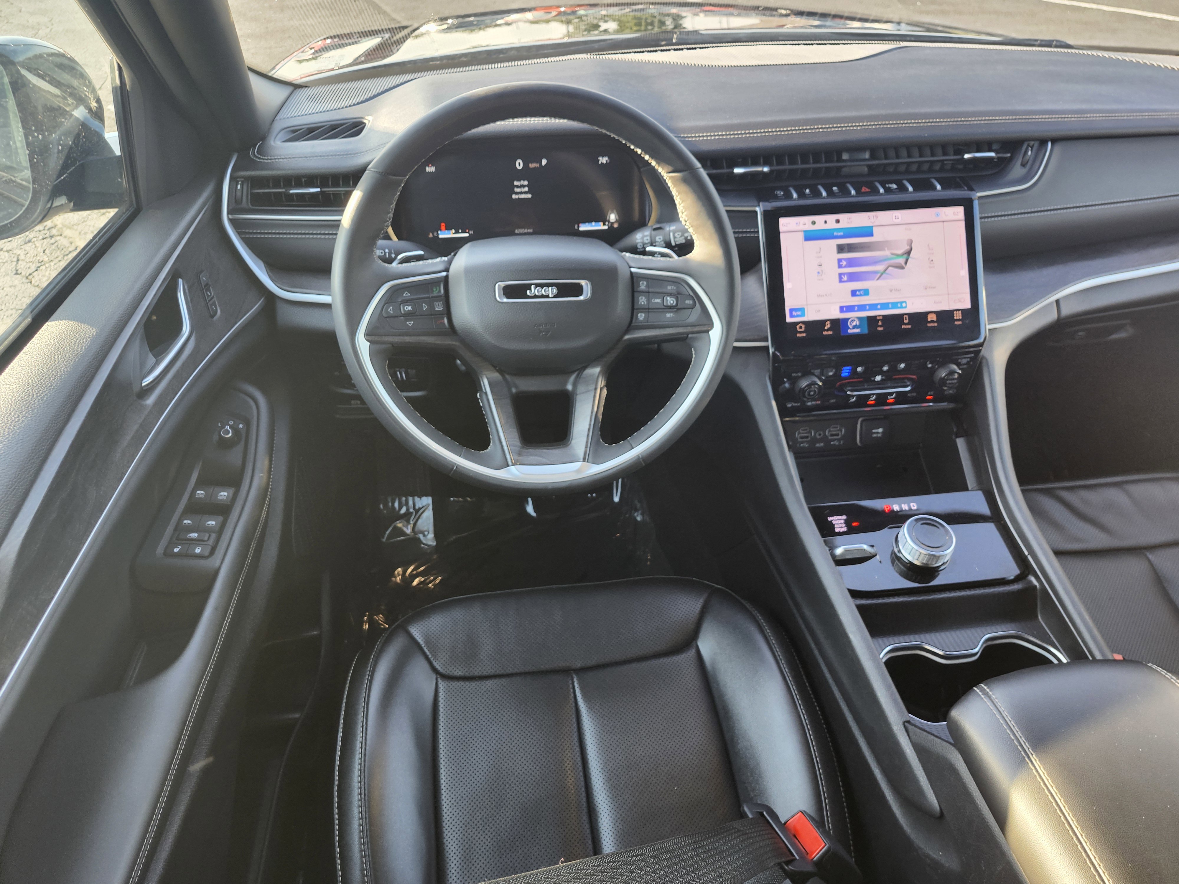 Used 2024 Jeep Grand Cherokee L Limited w/ Luxury Tech Group II image 20