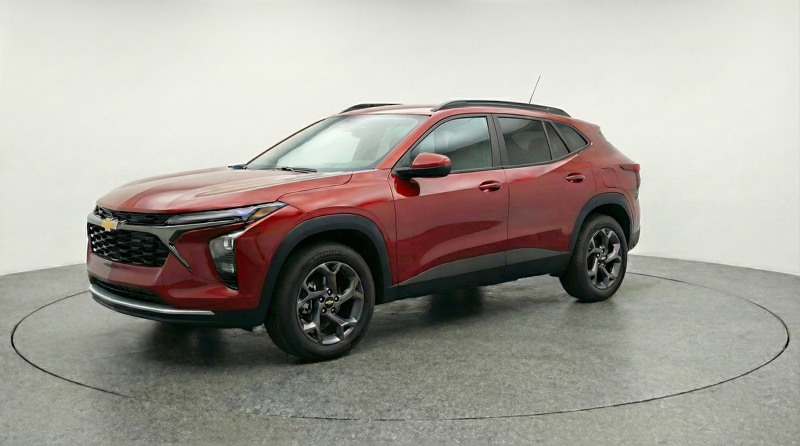 Used 2025 Chevrolet Trax LT FWD image 3