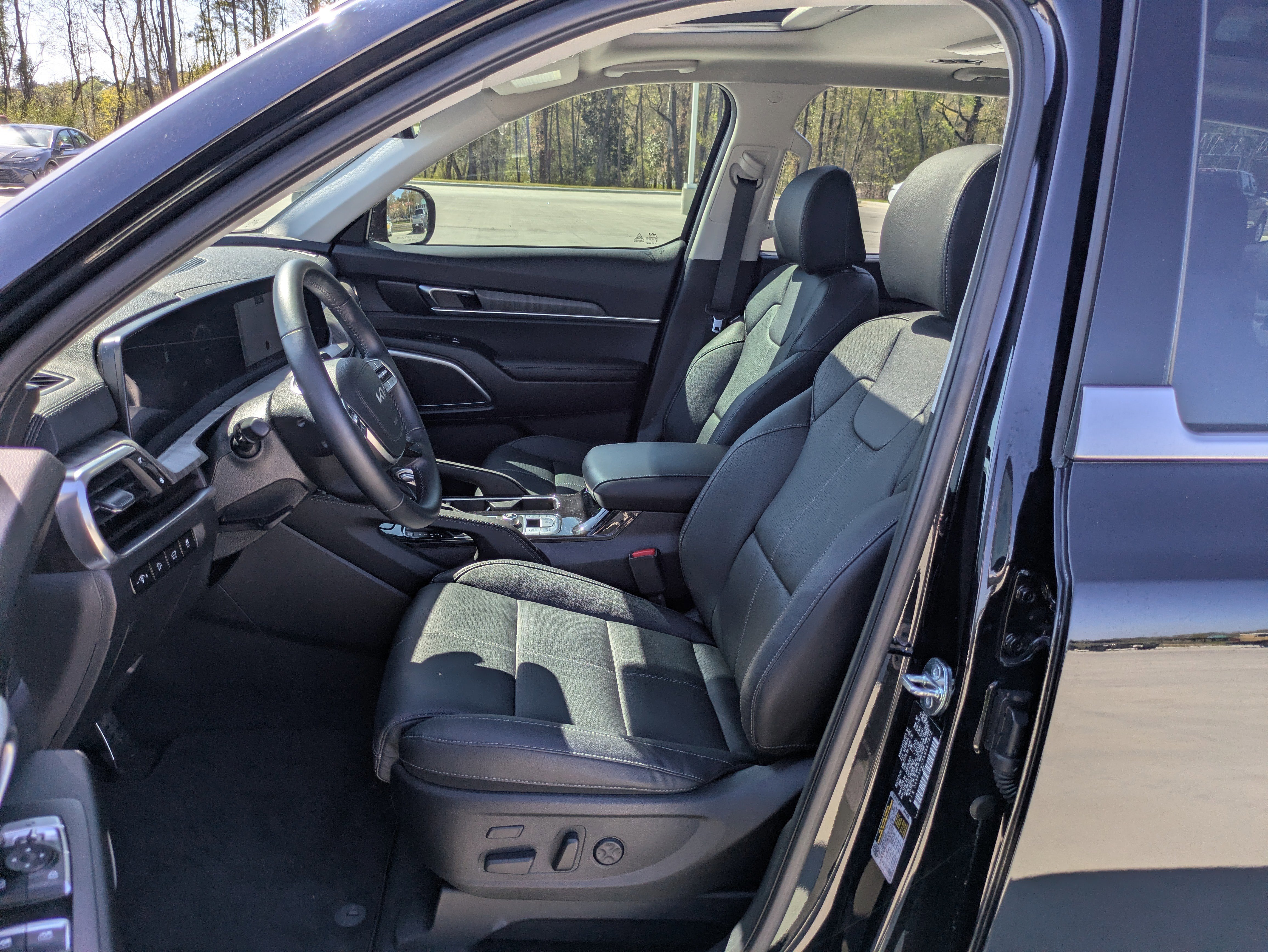 Used 2025 Kia Telluride SX image 10