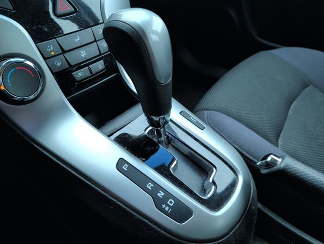 Used 2015 Chevrolet Cruze LT FWD image 15