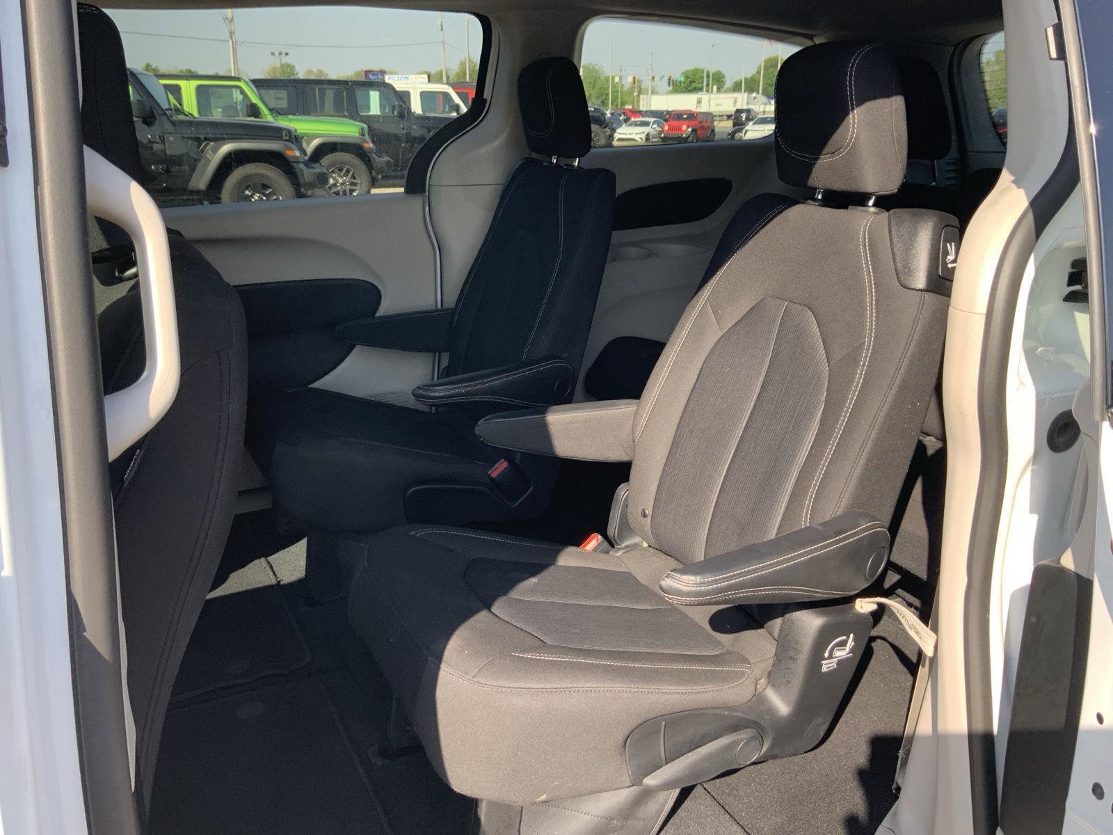 Used 2023 Chrysler Voyager LX FWD image 50