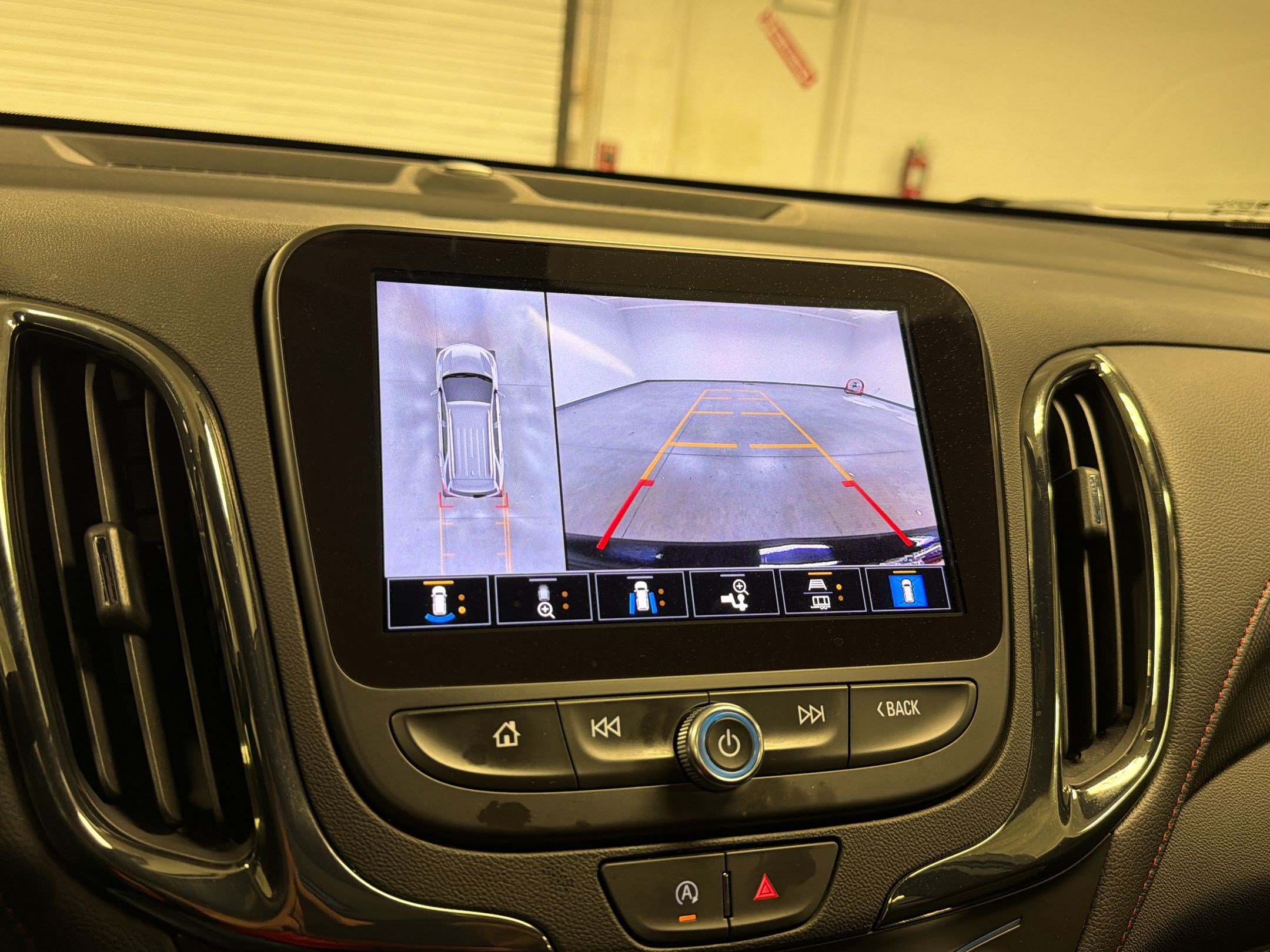 Used 2024 Chevrolet Equinox RS FWD image 20