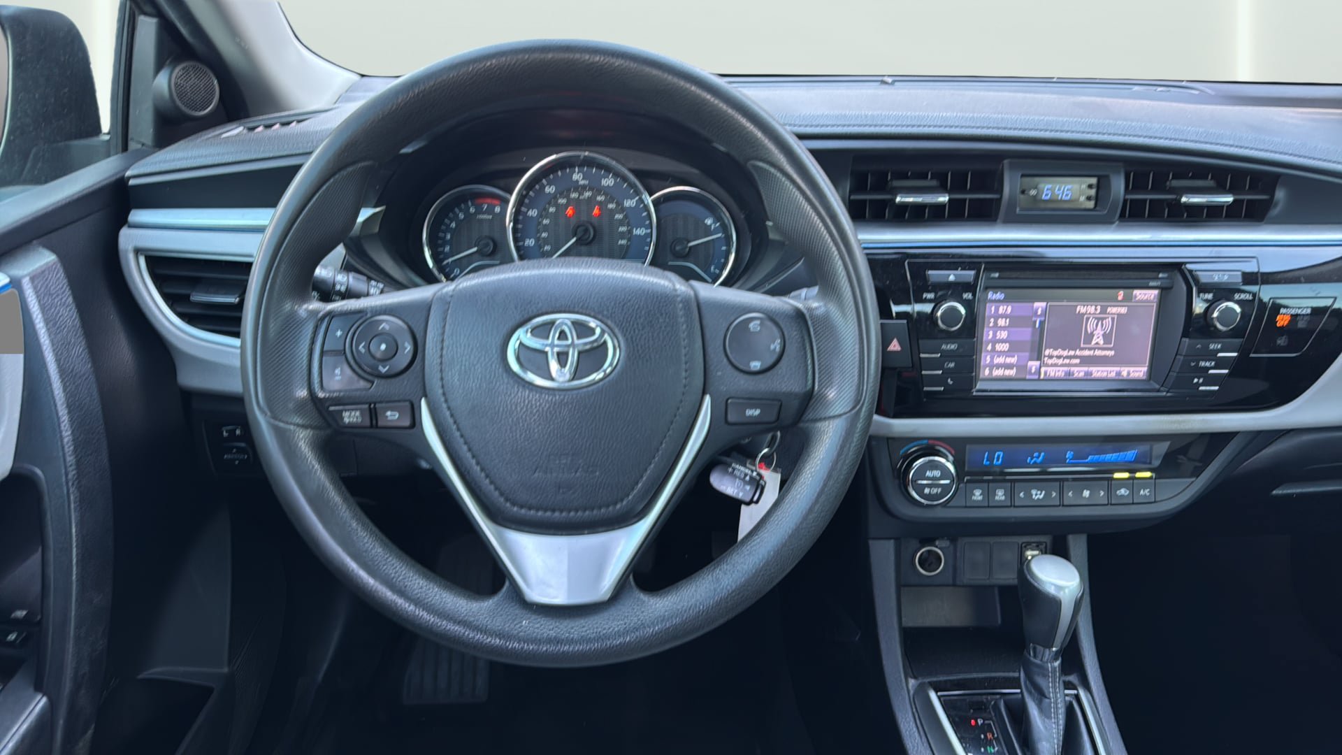 Used 2016 Toyota Corolla LE FWD image 16