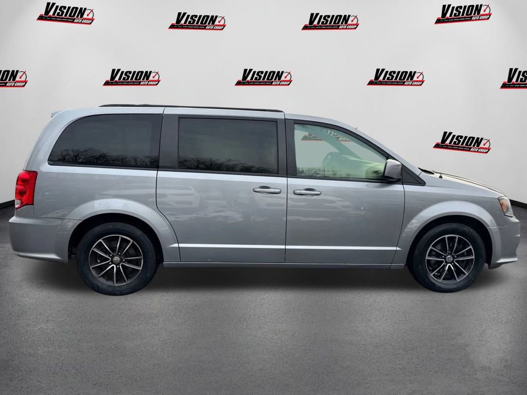 Used 2018 Dodge Grand Caravan GT image 4