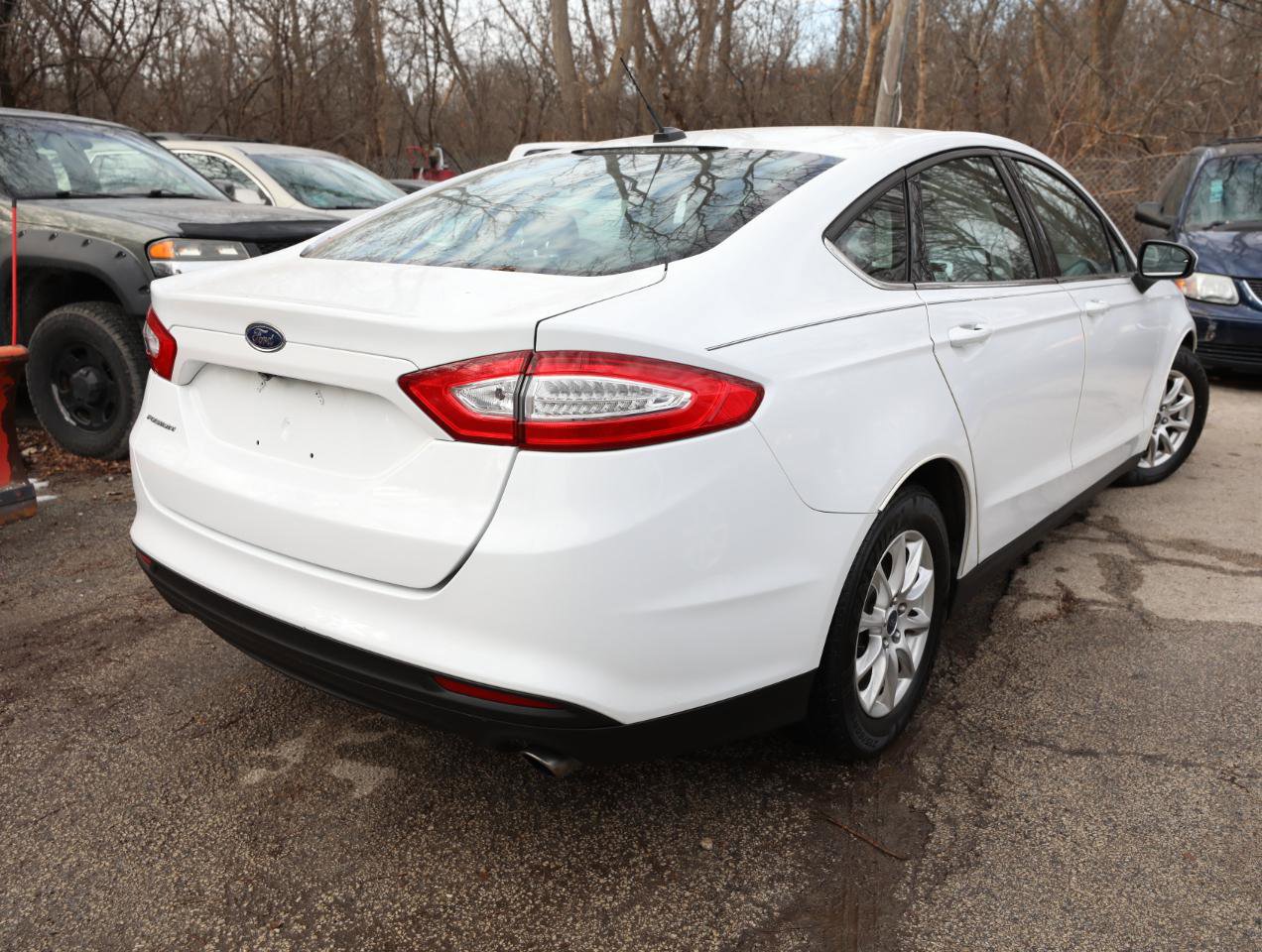Used 2016 Ford Fusion S FWD image 6