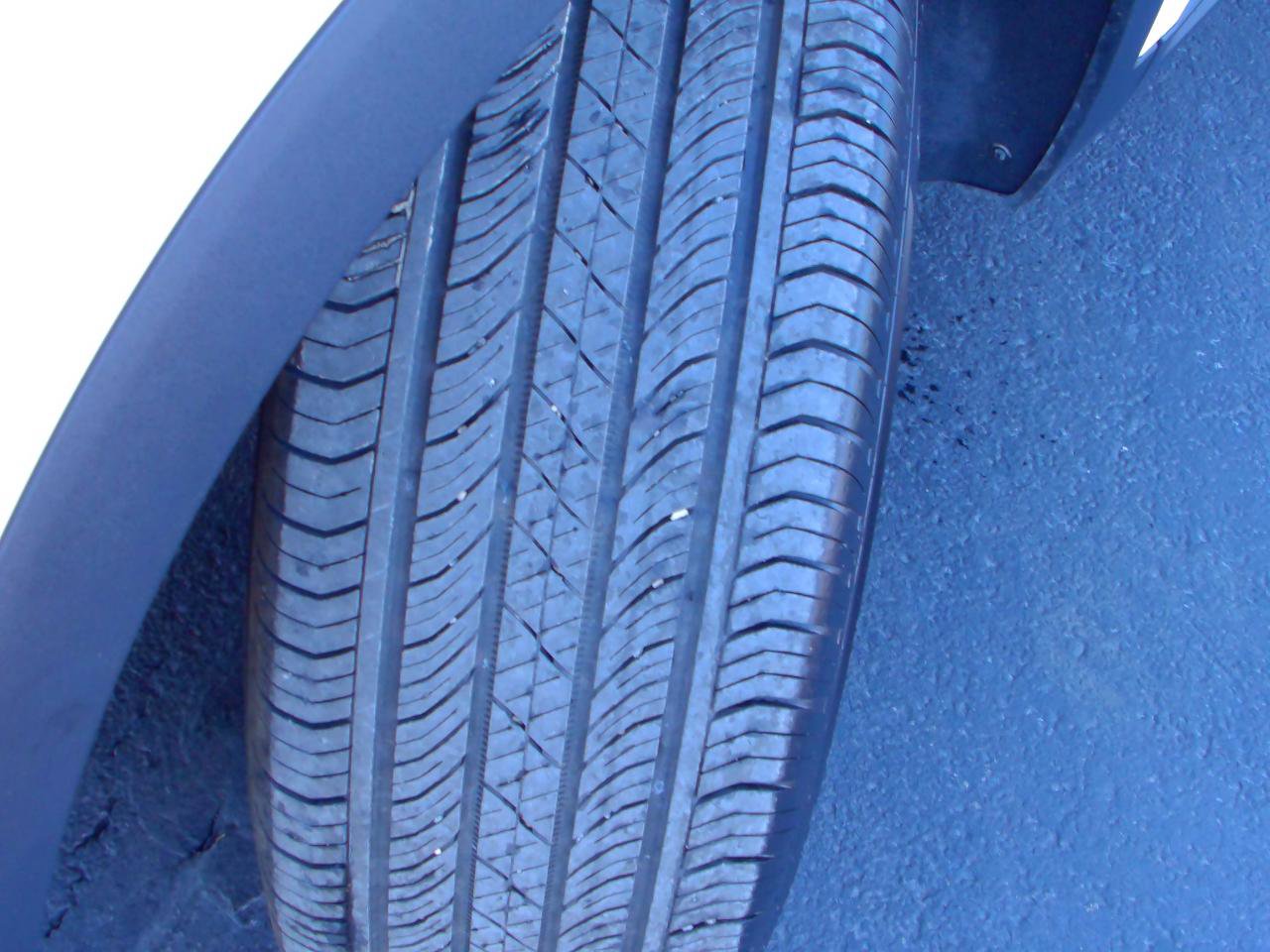 Used 2023 Buick Envision Essence AWD/4WD image 7