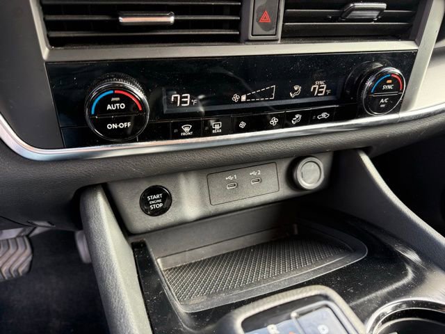 Used 2024 Nissan Rogue SV image 22