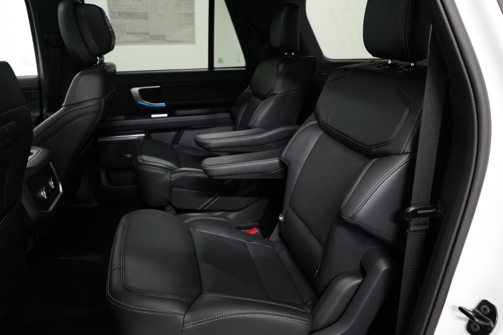 New 2026 Ford Expedition Max Platinum w/ Stealth Performance Package AWD/4WD image 24