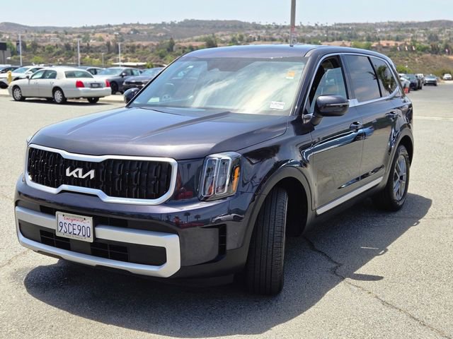 Used 2025 Kia Telluride LX FWD image 12