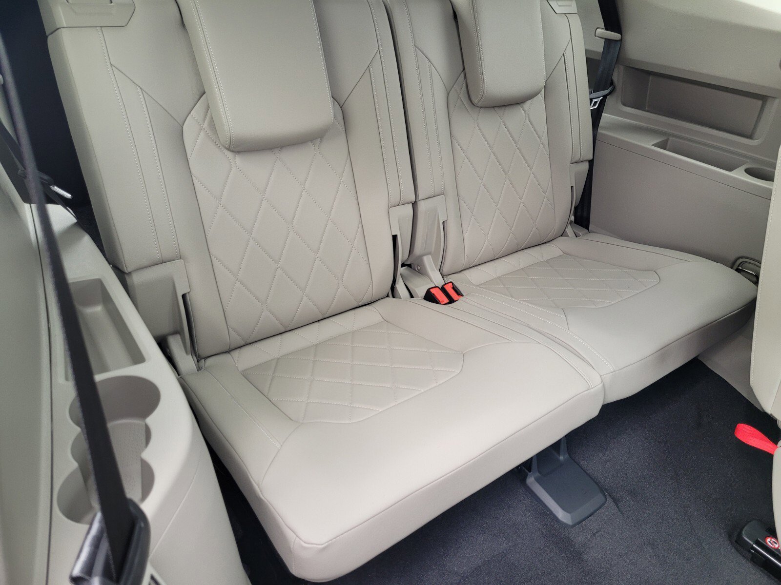 New 2026 Volkswagen Atlas SEL Premium R-Line image 9