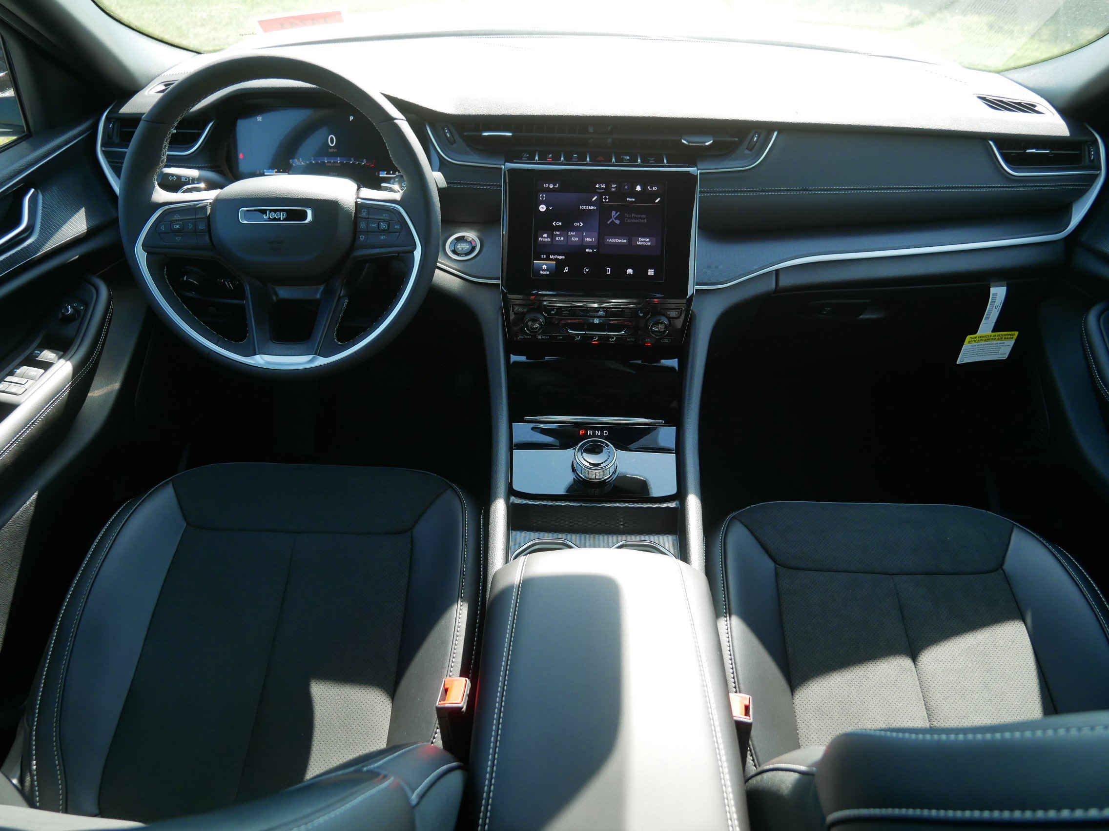 New 2025 Jeep Grand Cherokee L Altitude image 9