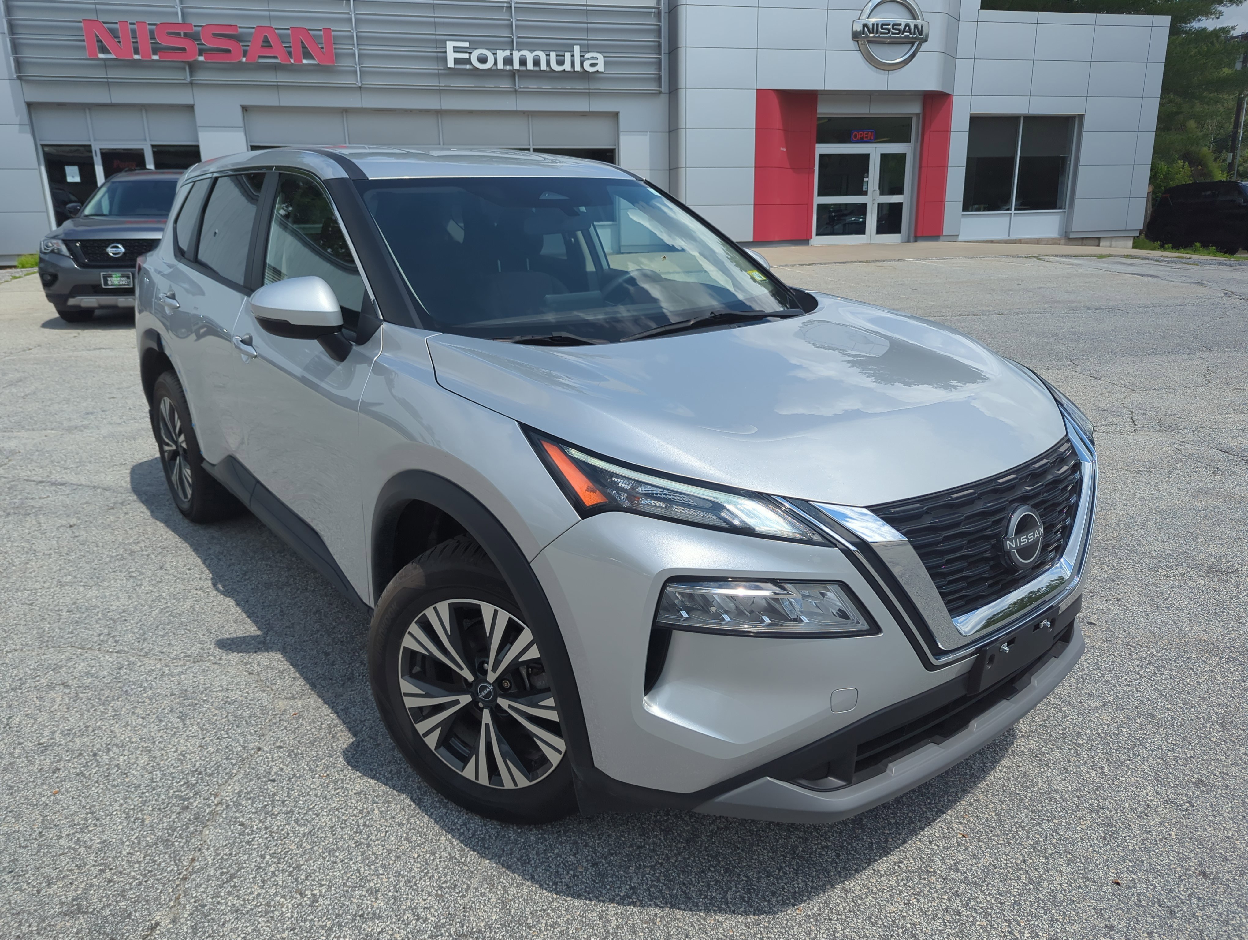 Used 2023 Nissan Rogue SV