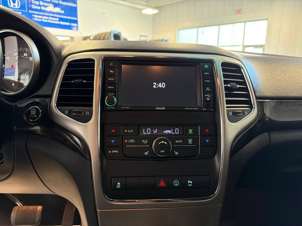 Used 2013 Jeep Grand Cherokee Laredo AWD/4WD image 14