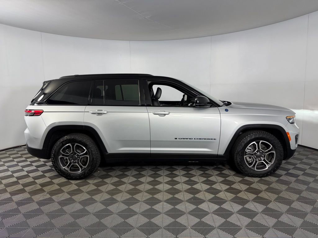 Used 2024 Jeep Grand Cherokee Trailhawk w/ Advanced Protech Group II image 6