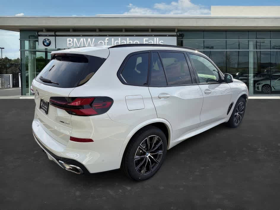 New 2026 BMW X5 xDrive40i w/ M Sport Package AWD/4WD image 8