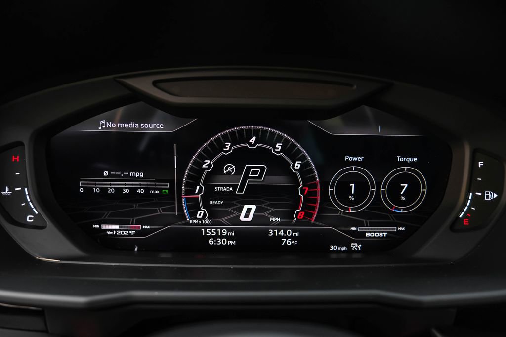 Used 2022 Lamborghini Urus image 18