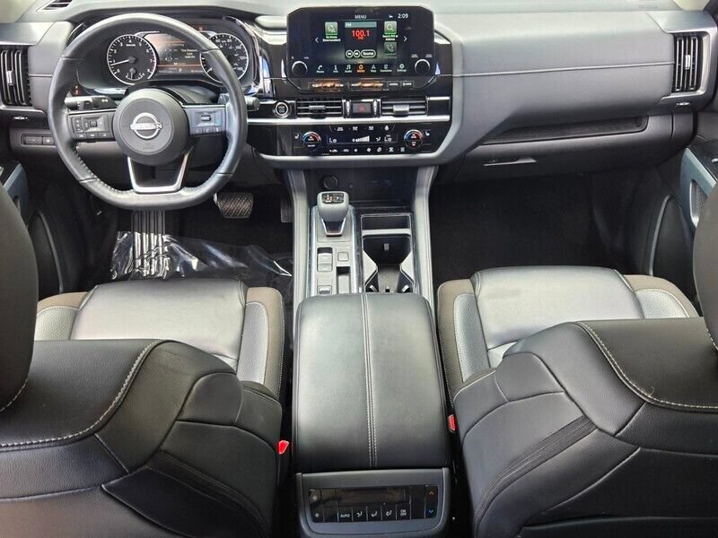 Used 2024 Nissan Pathfinder SL w/ Cargo Package FWD image 11